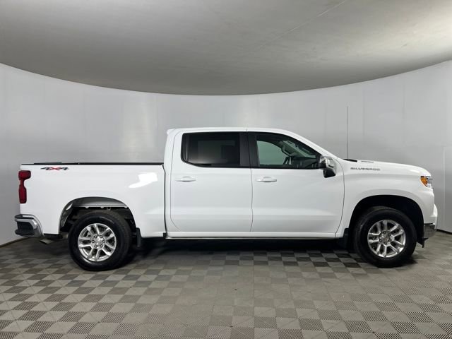 2025 Chevrolet Silverado 1500 LT photo 4