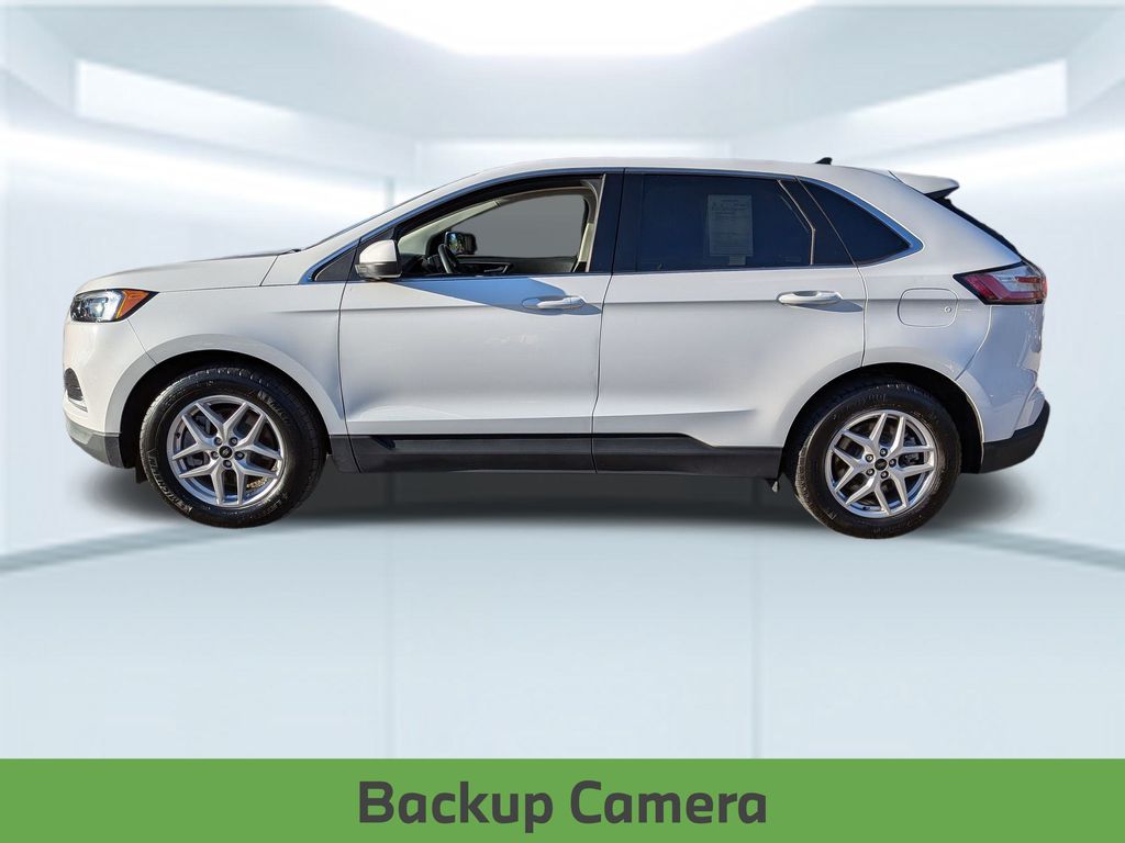 2024 Ford Edge SEL photo 2