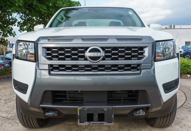 2025 Nissan Frontier SV photo 3