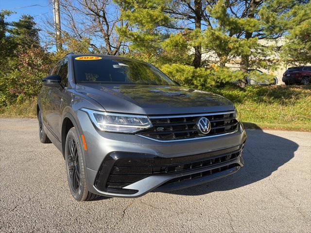 2022 Volkswagen Tiguan SE R-Line Black photo 3