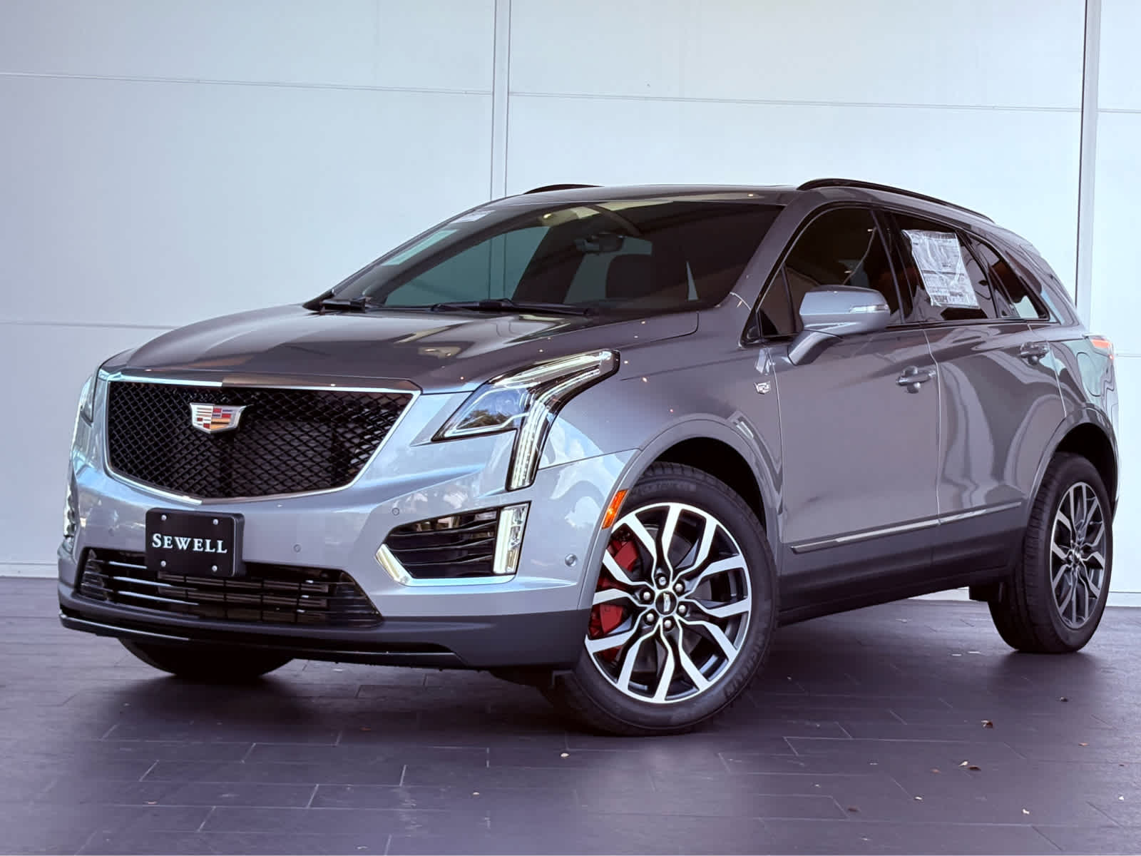 2025 Cadillac XT5 Sport's photo