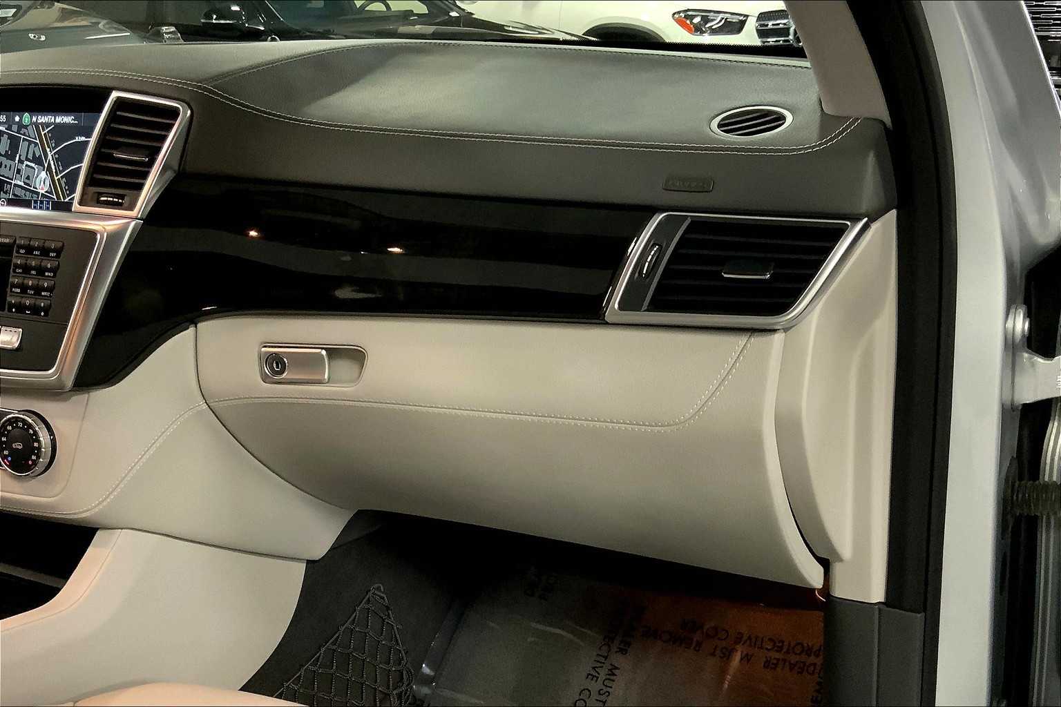 2015 Mercedes Benz ML 350 photo 16