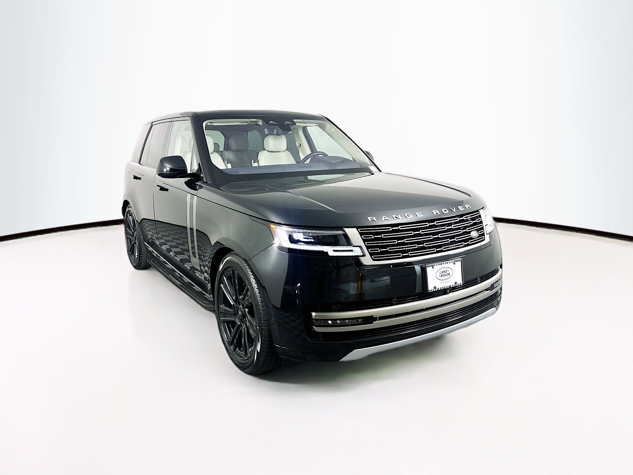 2023 Land Rover Range Rover SE photo 2