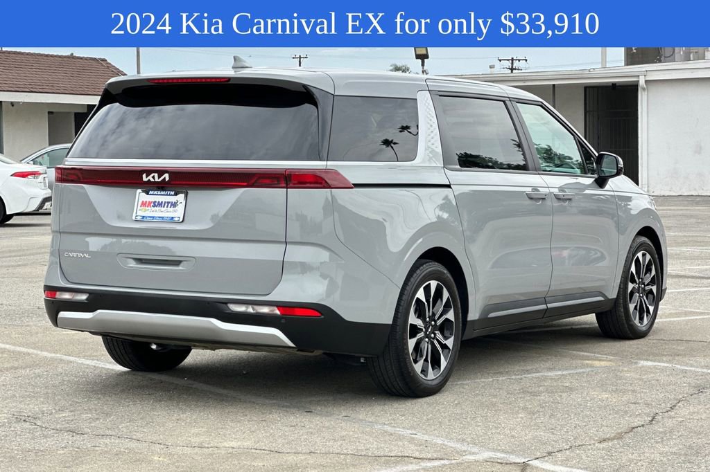 2024 Kia Carnival EX photo 4