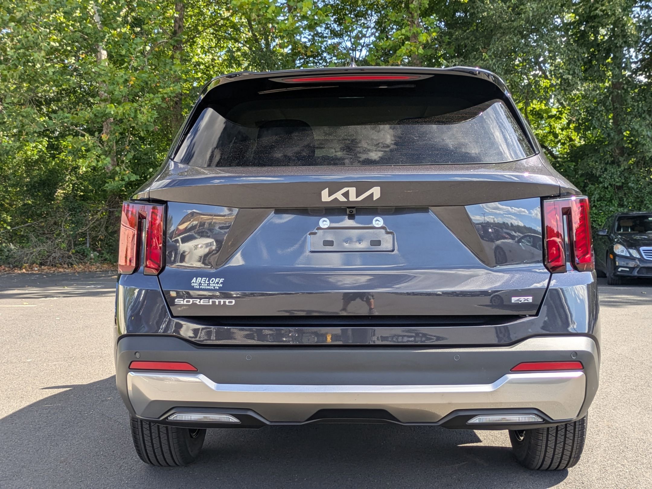 2026 Kia Sorento S photo 2