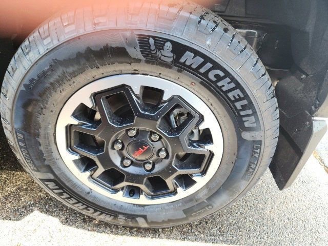 2025 Toyota 4Runner TRD photo 13
