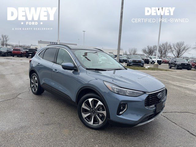 2023 Ford Escape Platinum's photo