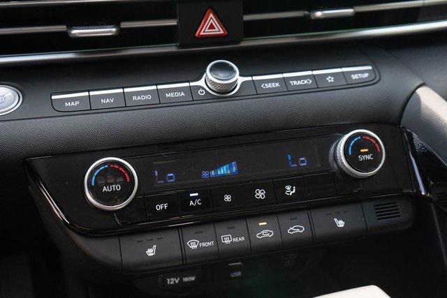 2025 Hyundai Elantra Limited photo 18