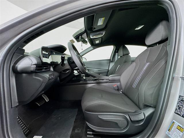 2025 Hyundai Elantra Hybrid SEL Sport photo 29