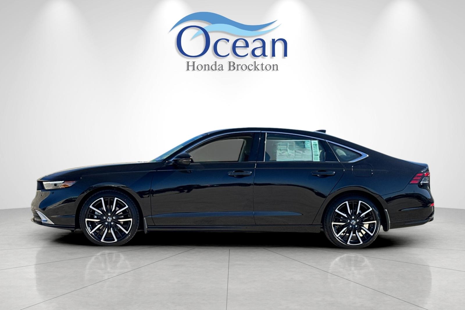 2025 Honda Accord Touring photo 2