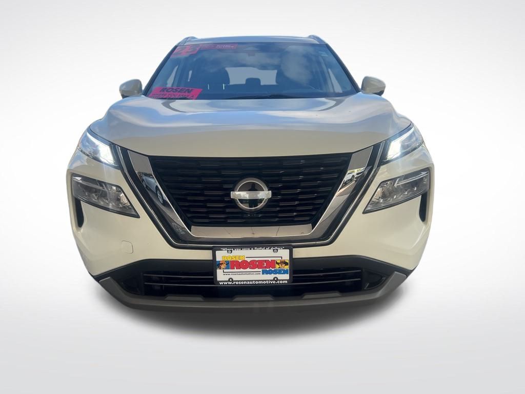 2023 Nissan Rogue SV photo 2