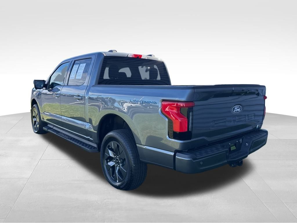 2024 Ford F-150 Lightning photo 2