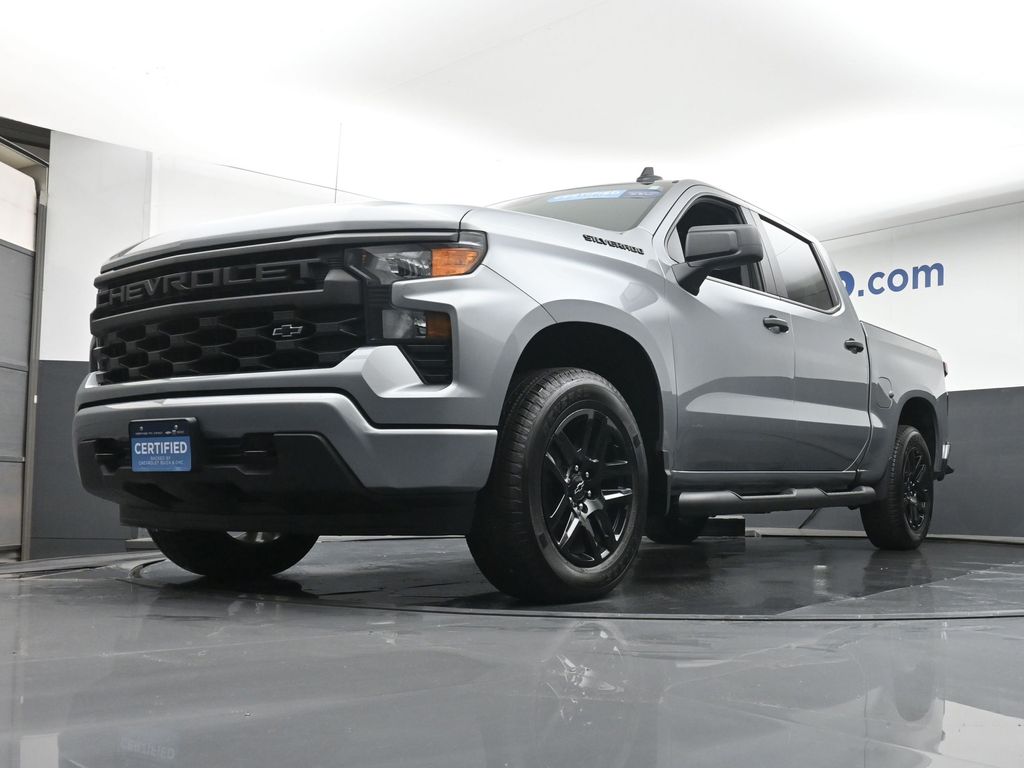 2025 Chevrolet Silverado 1500 Custom photo 4