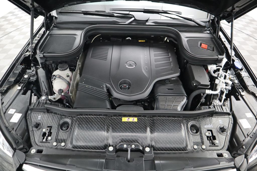 2025 Mercedes Benz GLS 450 4MATIC photo 28