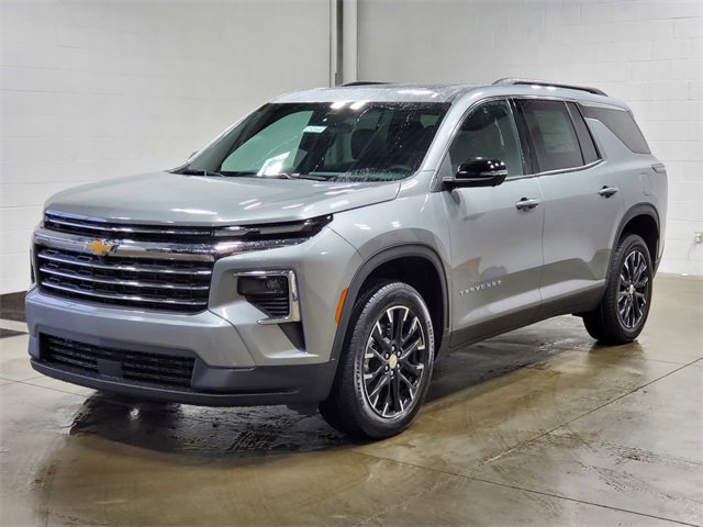 2026 Chevrolet Traverse photo 2