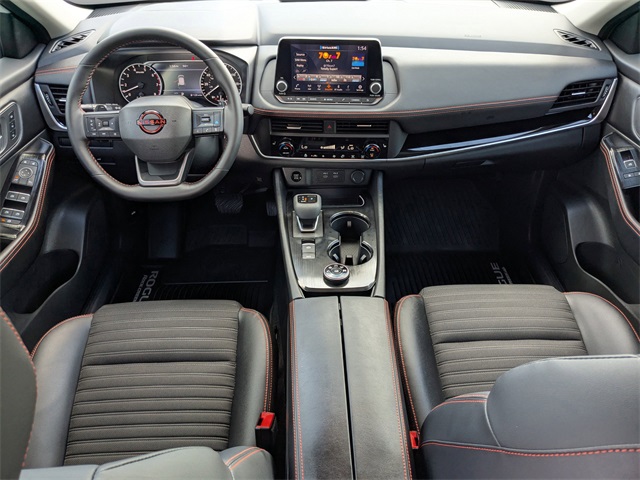2025 Nissan Rogue SV photo 14