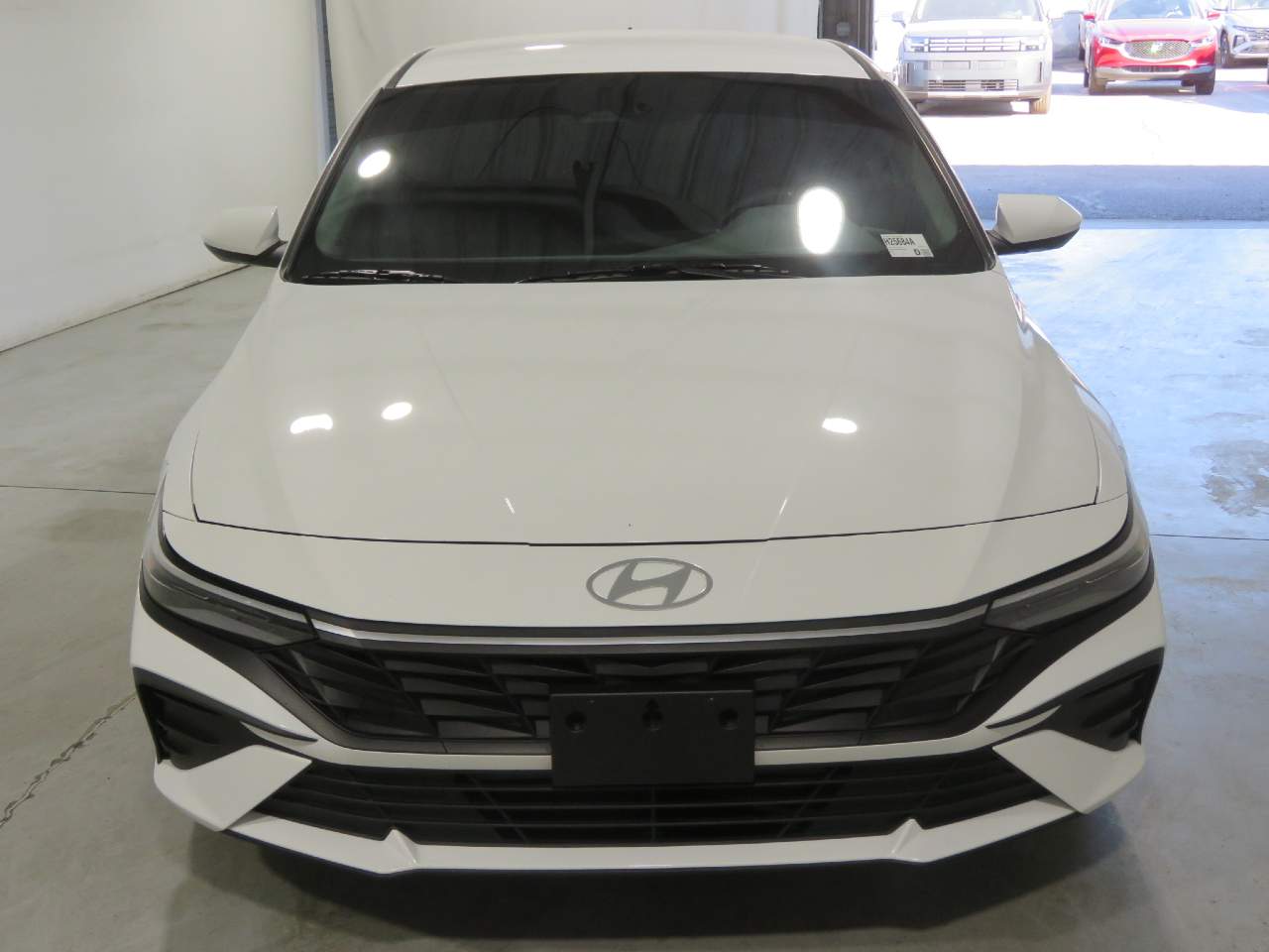 2024 Hyundai Elantra SEL photo 2