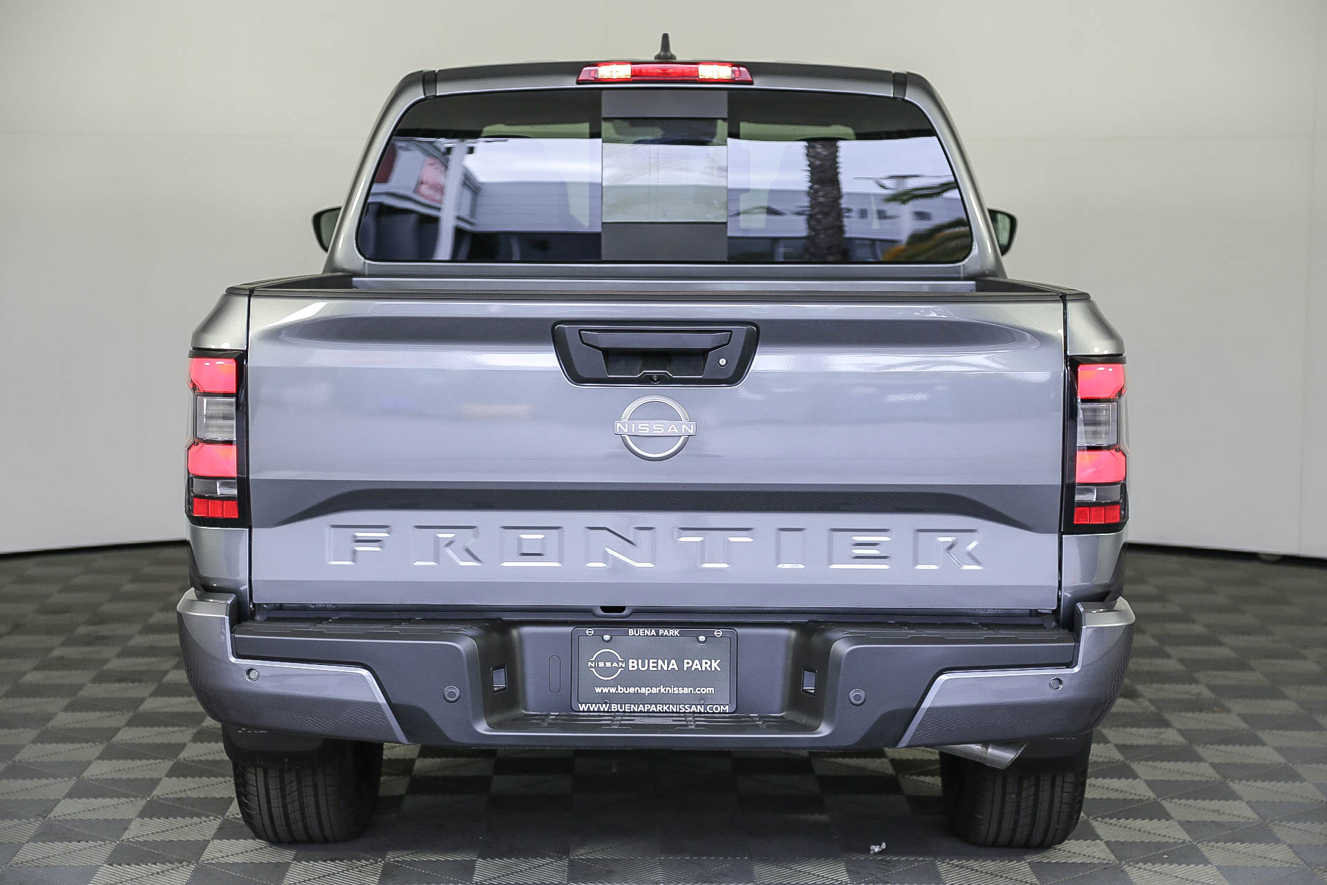 2025 Nissan Frontier SV photo 7