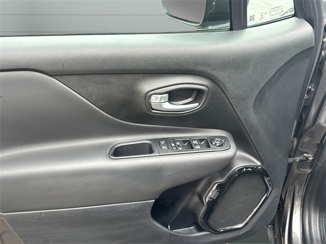 2020 Jeep Renegade Altitude photo 6