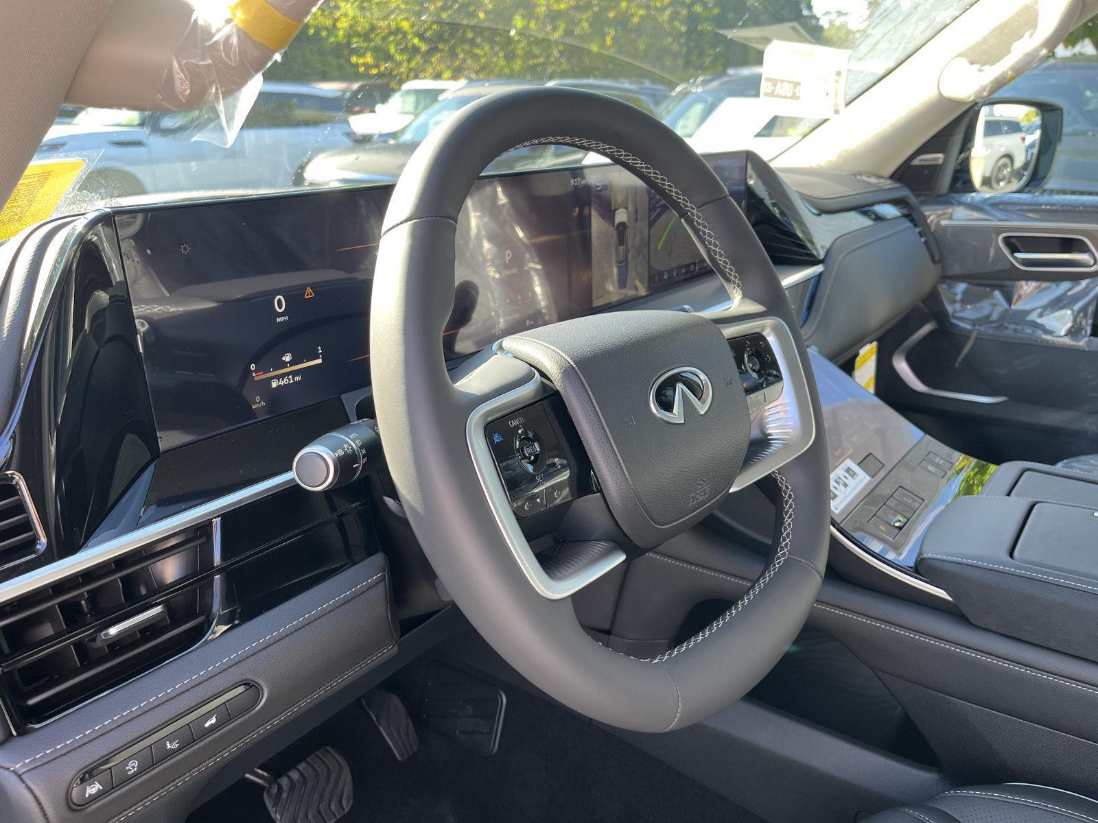 2026 Infiniti QX80 Luxe photo 8