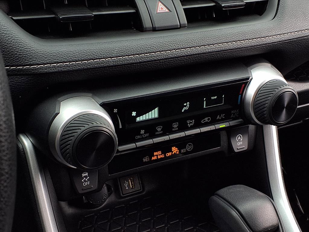 2024 Toyota RAV4 LE photo 14
