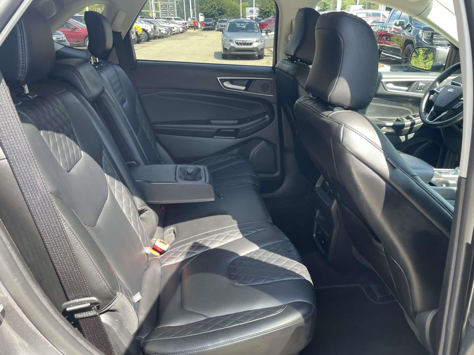 2024 Ford Edge Titanium photo 18