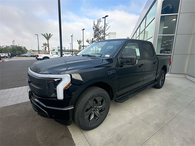 2025 Ford F-150 XLT photo 3