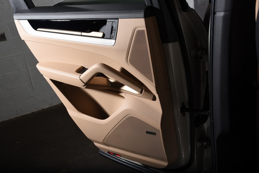 2025 Porsche Cayenne photo 22