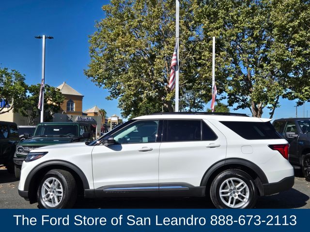 2025 Ford Explorer photo 3