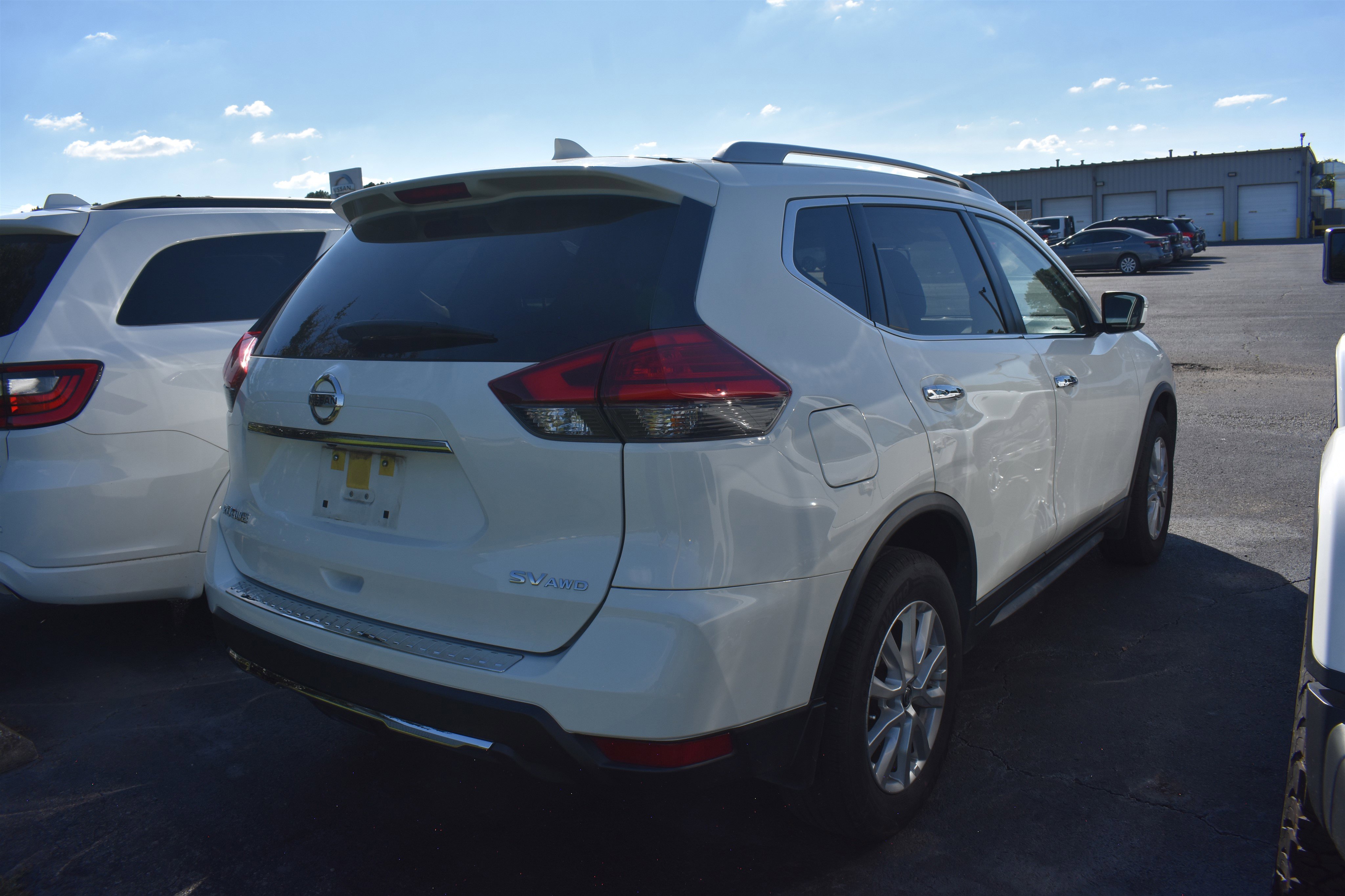 2017 Nissan Rogue SV photo 4