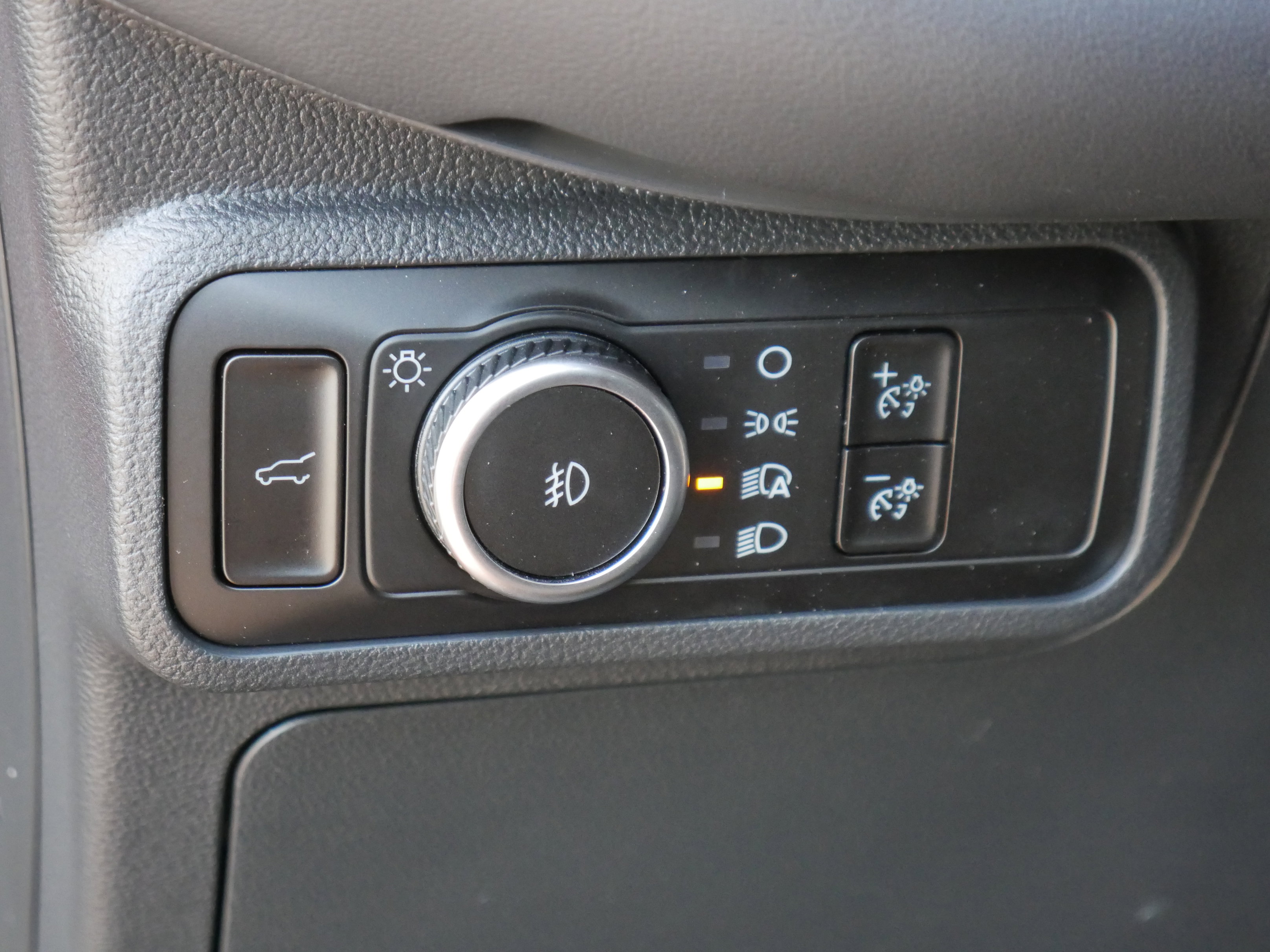 2025 Ford Explorer ST photo 3