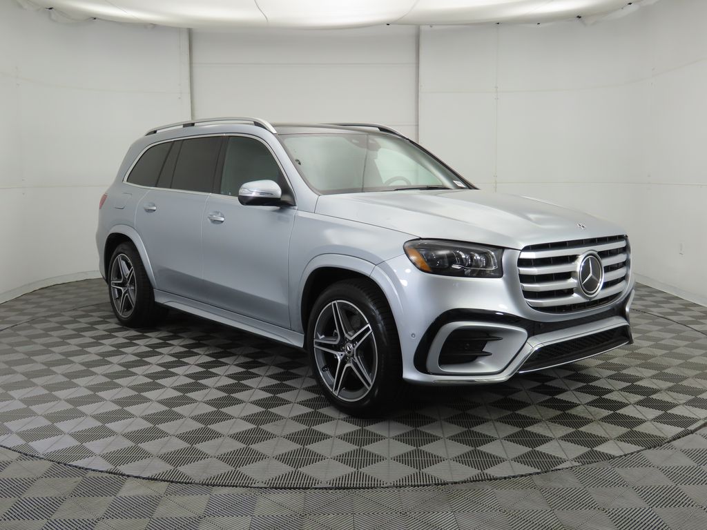 2025 Mercedes Benz GLS 450 4MATIC photo 3