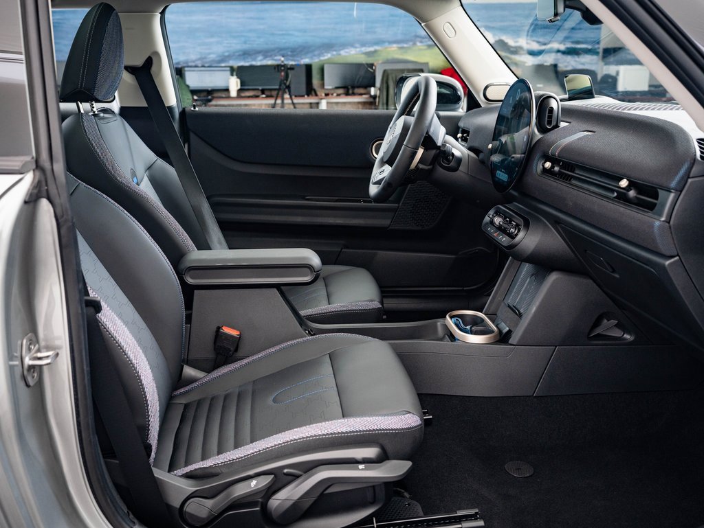 2025 Mini Cooper Hardtop S photo 21