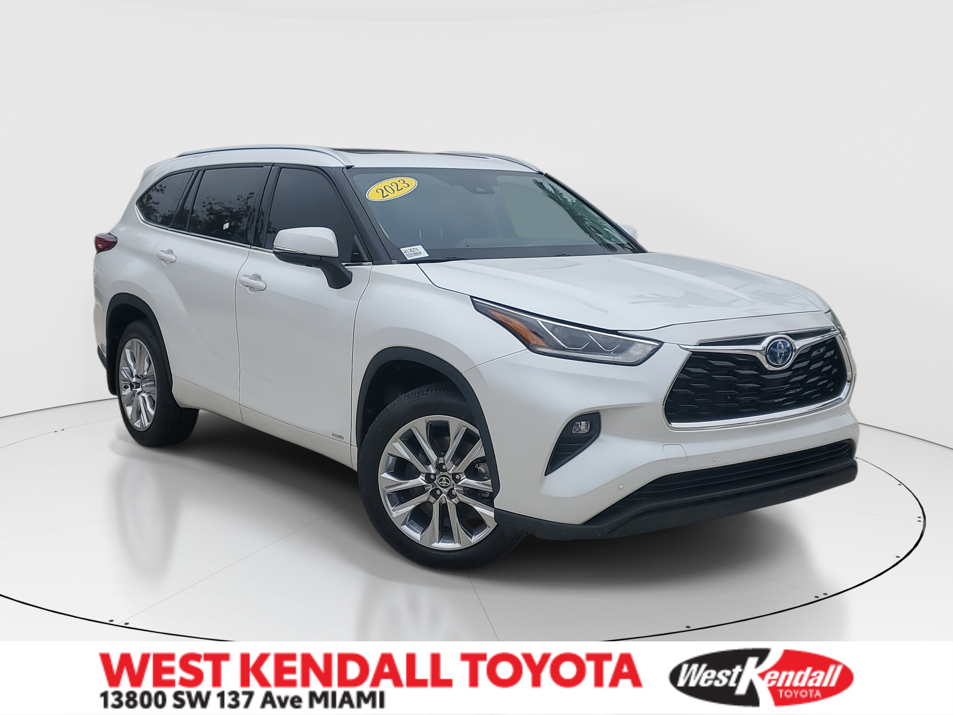 2023 Toyota Highlander Limited's photo