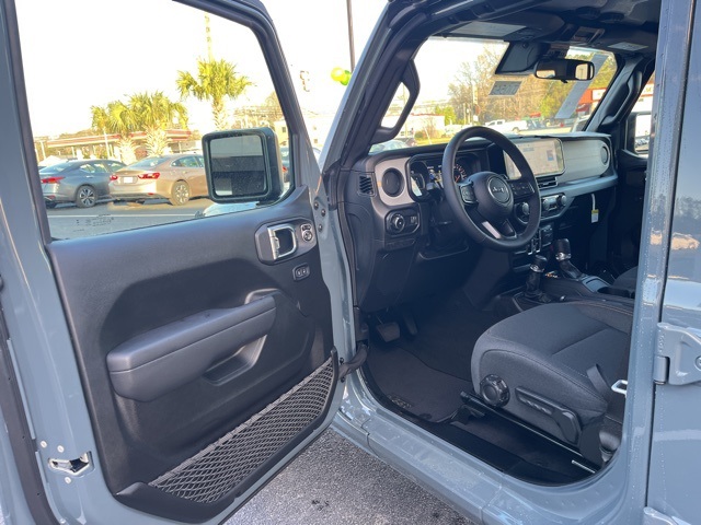2025 Jeep Wrangler Sport S photo 2