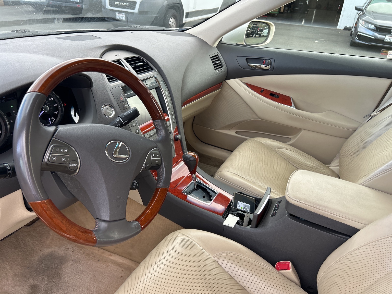 2010 Lexus ES 350 photo 5