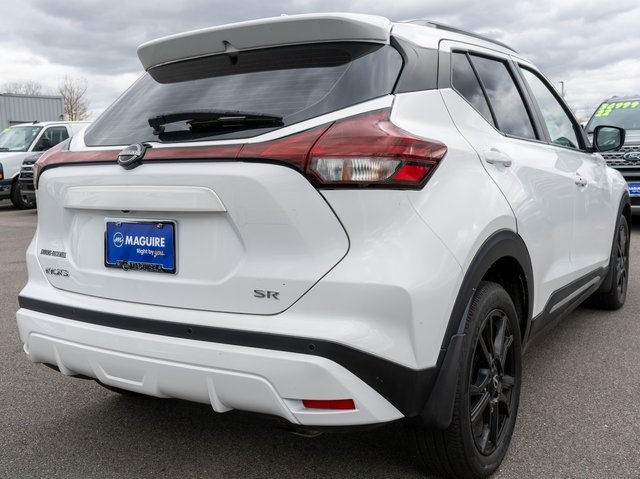 2023 Nissan Kicks SR photo 4