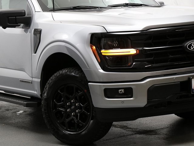 2025 Ford F-150 XLT photo 3