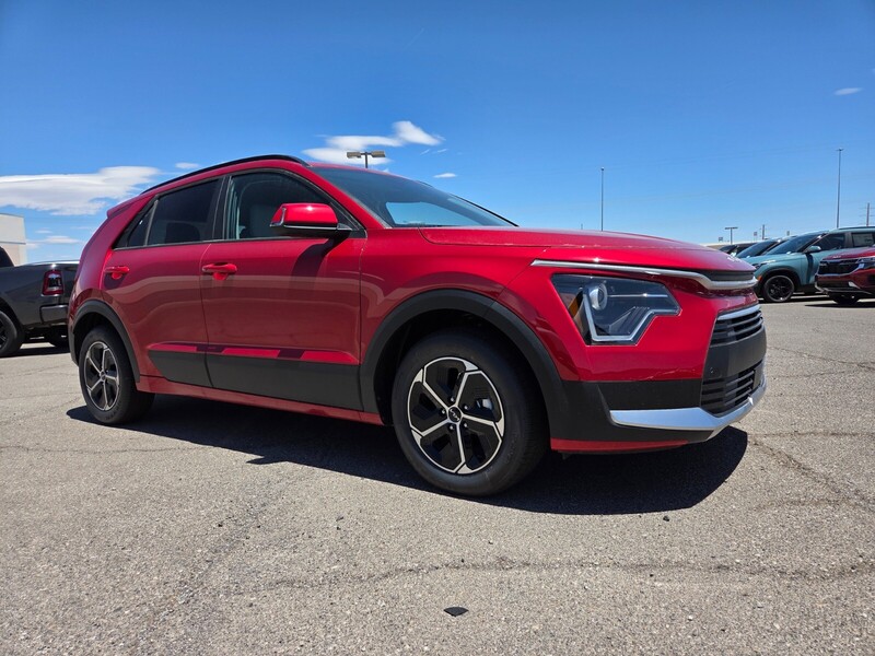 2025 Kia Niro EX photo 2