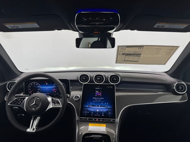 2025 Mercedes Benz GLC 300 photo 6