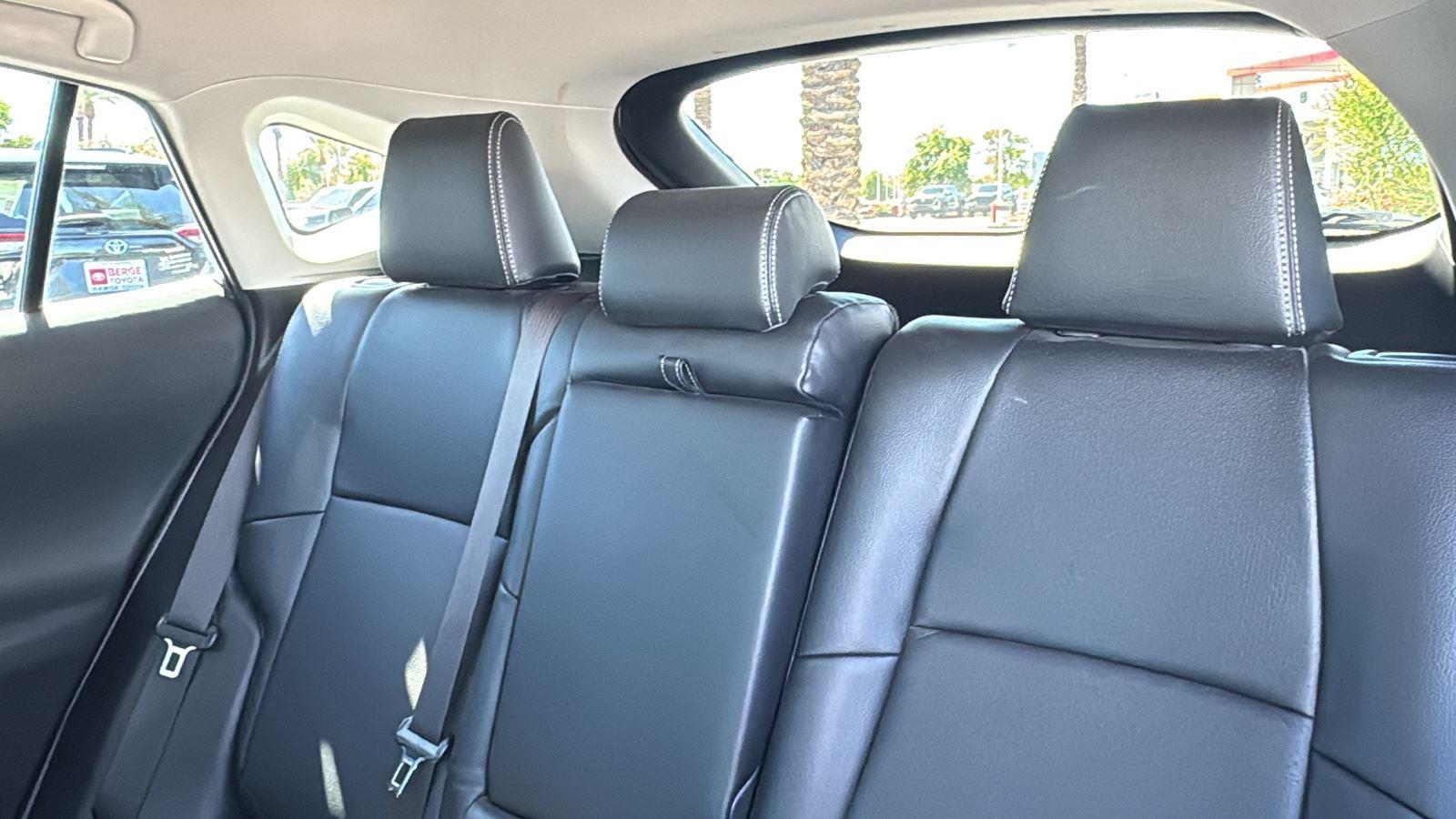 2021 Toyota Venza LE photo 24