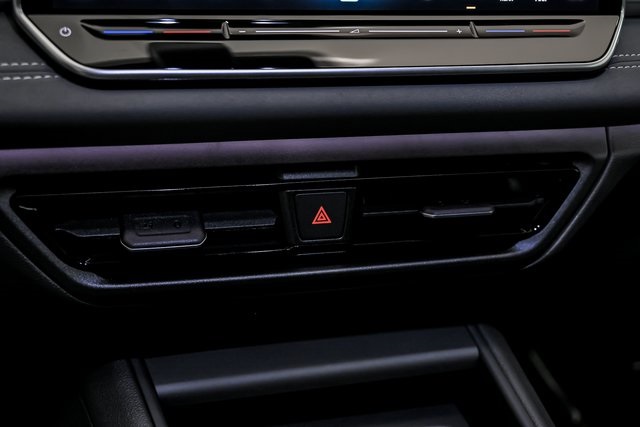 2025 Volkswagen Tiguan SE photo 13