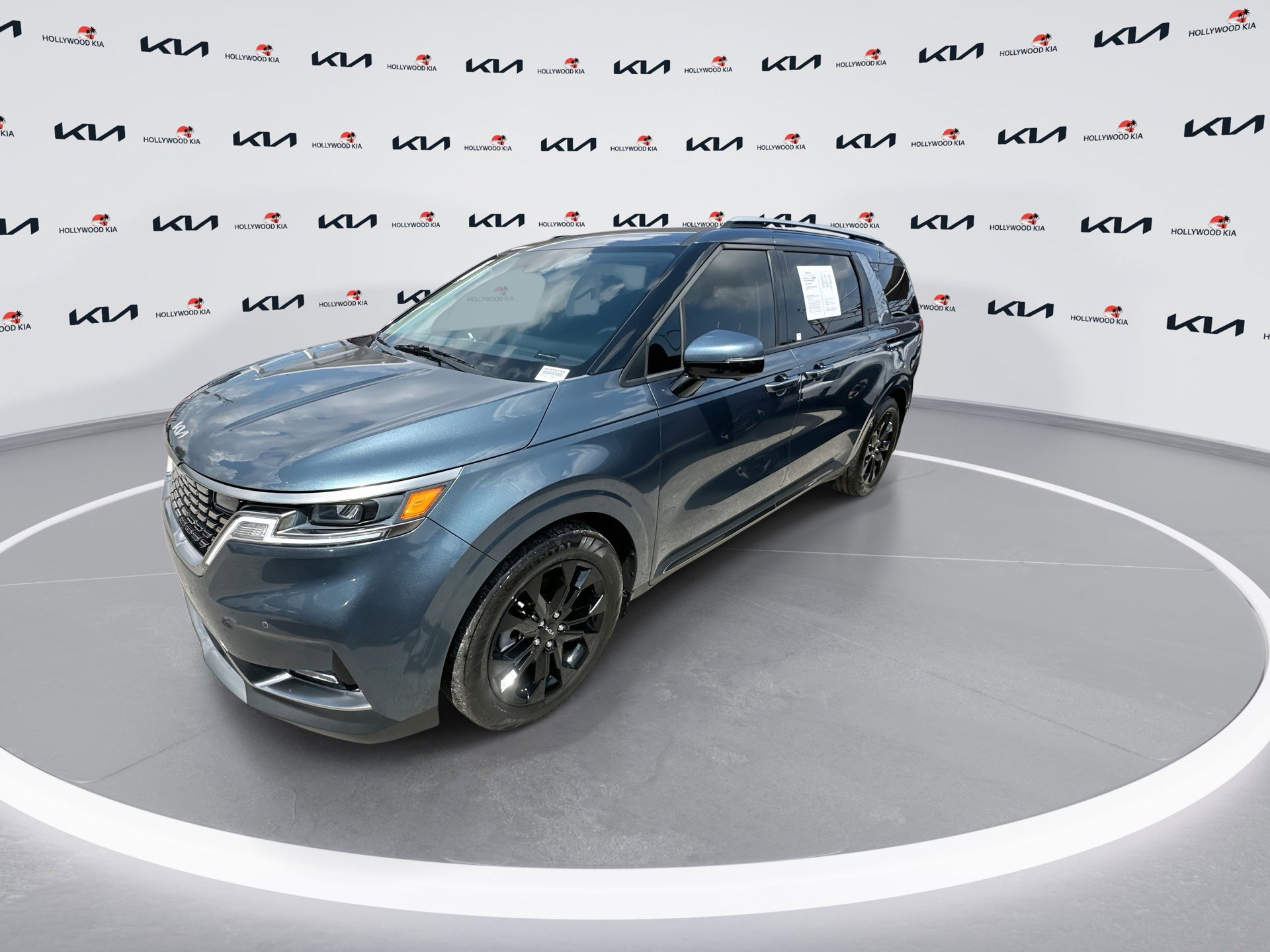 2024 Kia Carnival SX photo 4