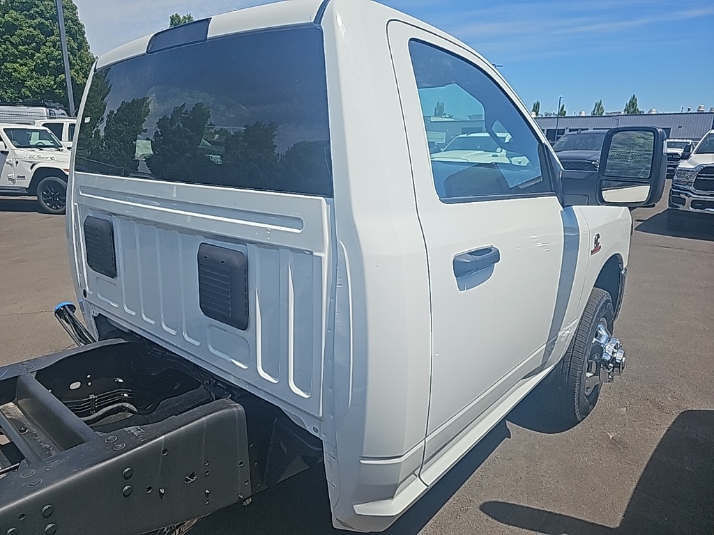 2024 Ram 3500 Tradesman photo 4