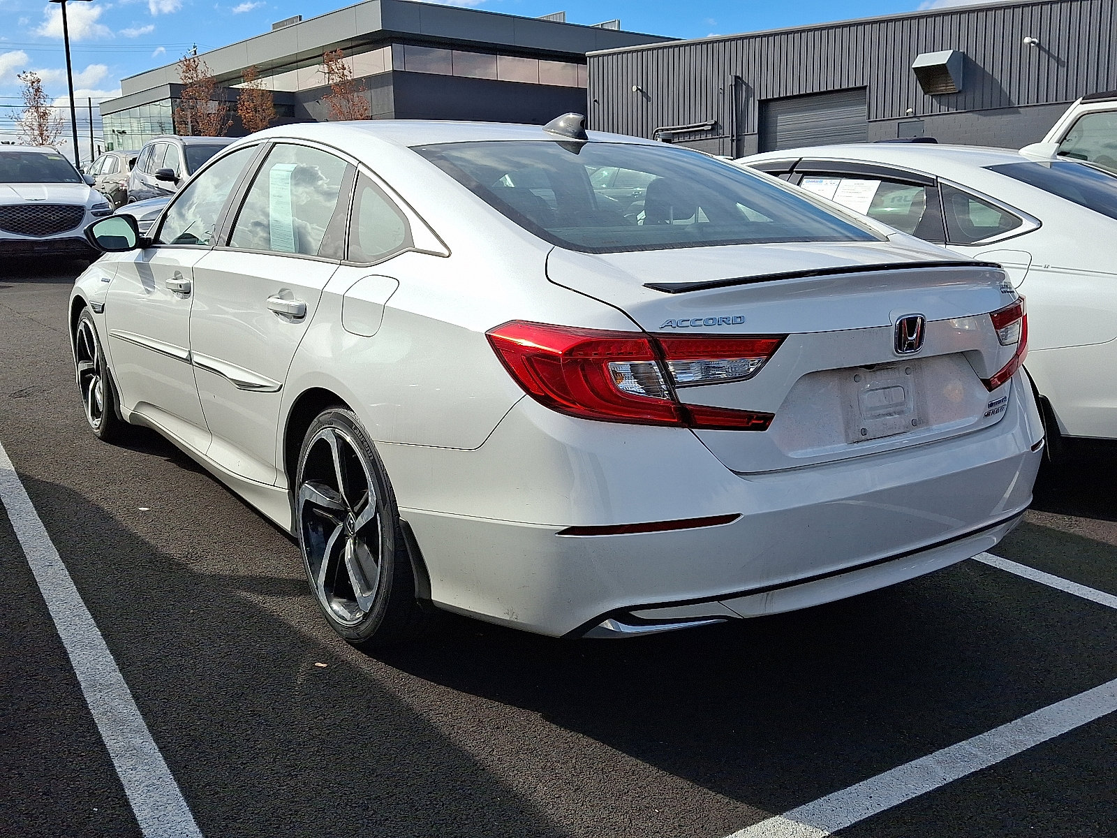 2022 Honda Accord Hybrid Sport photo 2