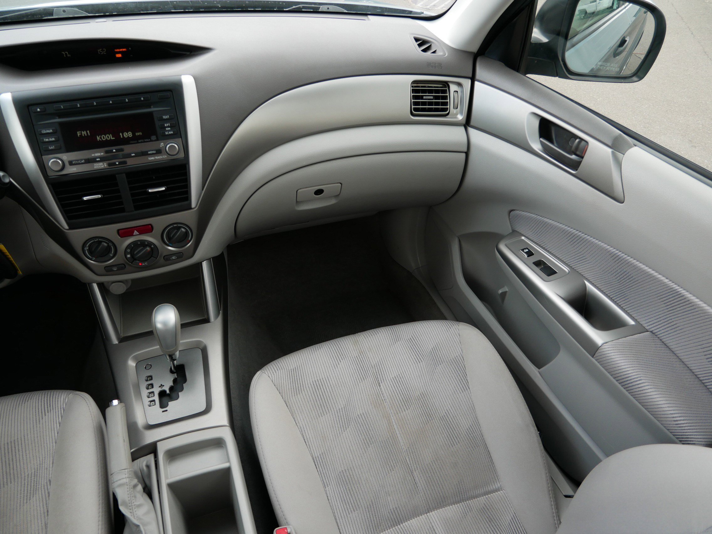 2010 Subaru Forester 2.5X photo 11