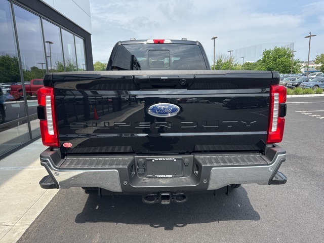 2025 Ford F-350 Lariat photo 4