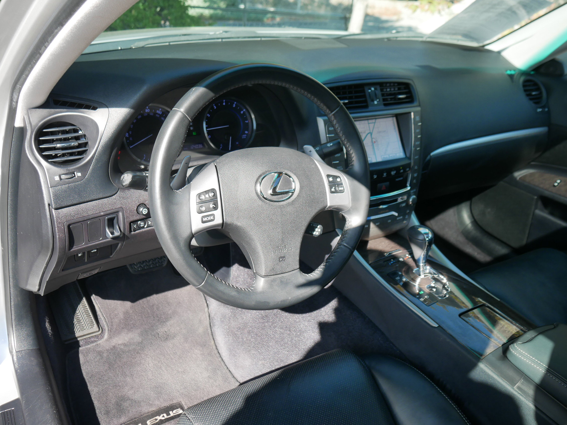 2011 Lexus IS 250 photo 3