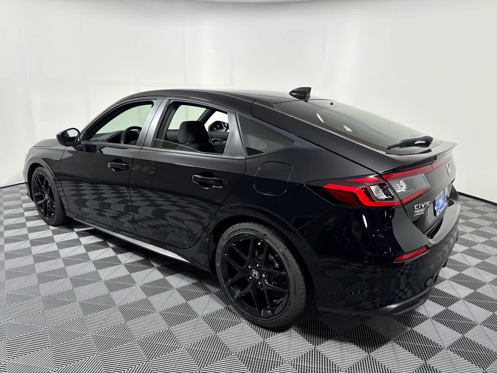 2025 Honda Civic Hatchback Sport photo 4