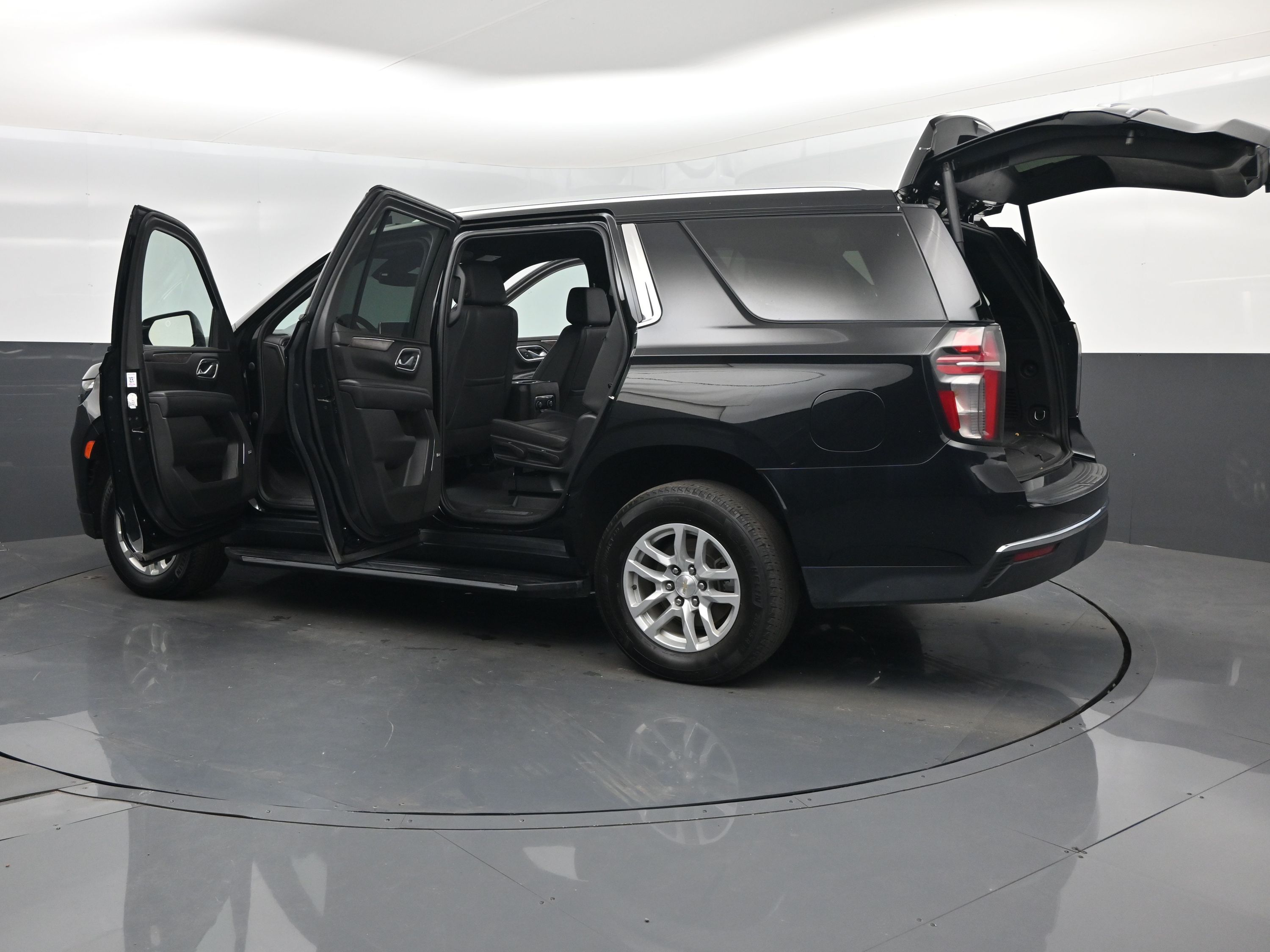 2023 Chevrolet Tahoe LT photo 32